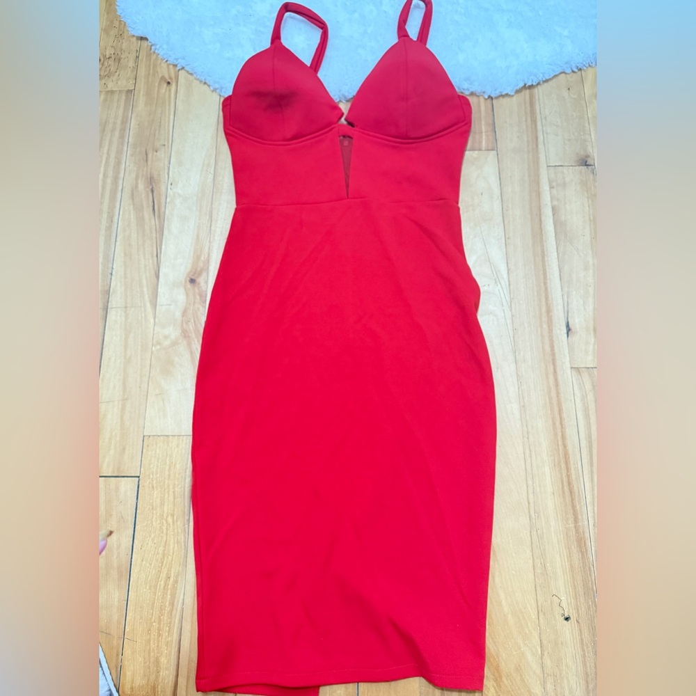 Elegant Red Strapless Dress